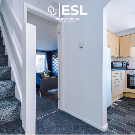 3 Bedroom House With Garden And Driveway Parking - Less Than 10 Mins From Chester City Centre المظهر الخارجي الصورة