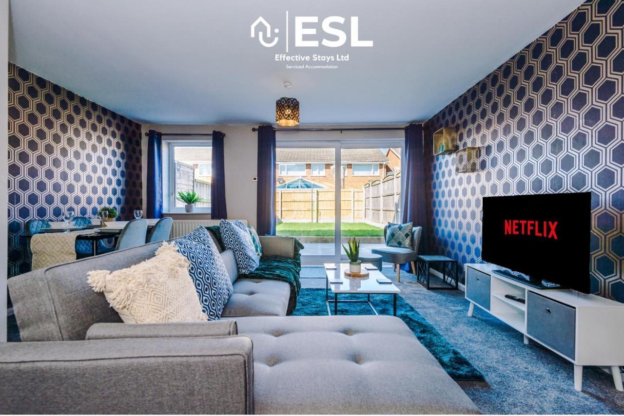 3 Bedroom House With Garden And Driveway Parking - Less Than 10 Mins From Chester City Centre المظهر الخارجي الصورة