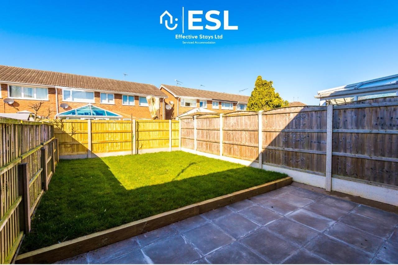 3 Bedroom House With Garden And Driveway Parking - Less Than 10 Mins From Chester City Centre المظهر الخارجي الصورة