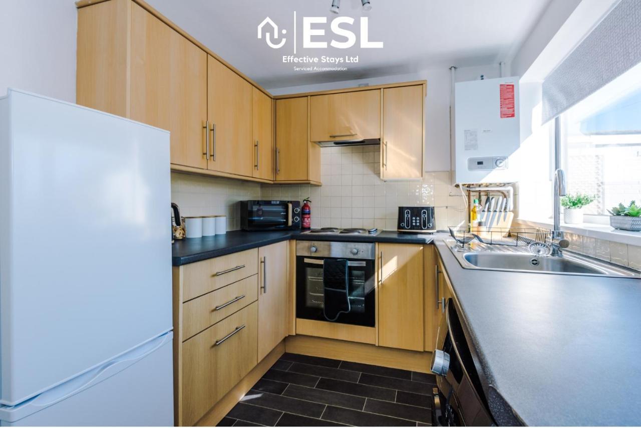 3 Bedroom House With Garden And Driveway Parking - Less Than 10 Mins From Chester City Centre المظهر الخارجي الصورة