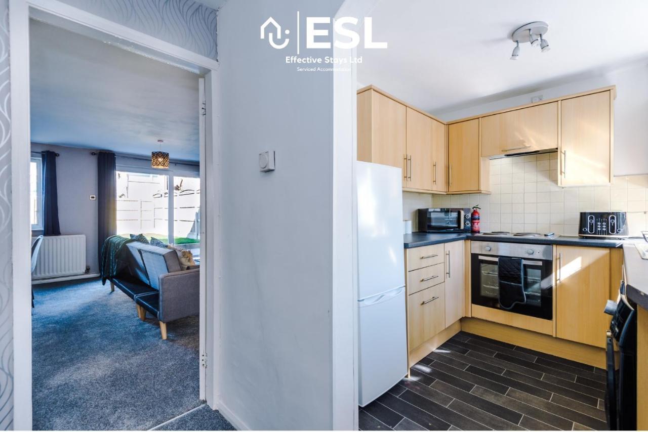 3 Bedroom House With Garden And Driveway Parking - Less Than 10 Mins From Chester City Centre المظهر الخارجي الصورة
