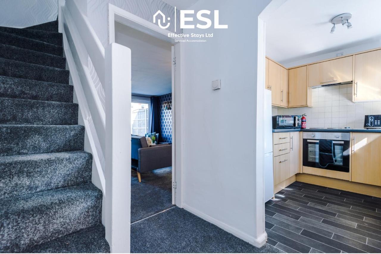 3 Bedroom House With Garden And Driveway Parking - Less Than 10 Mins From Chester City Centre المظهر الخارجي الصورة