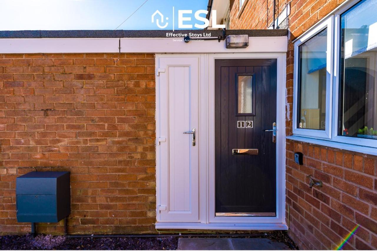 3 Bedroom House With Garden And Driveway Parking - Less Than 10 Mins From Chester City Centre المظهر الخارجي الصورة