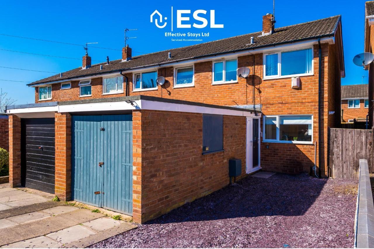 3 Bedroom House With Garden And Driveway Parking - Less Than 10 Mins From Chester City Centre المظهر الخارجي الصورة