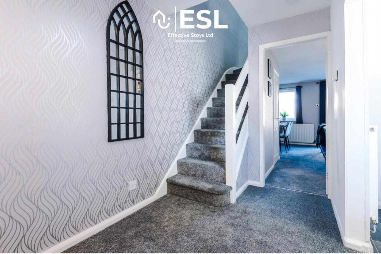 3 Bedroom House With Garden And Driveway Parking - Less Than 10 Mins From Chester City Centre المظهر الخارجي الصورة
