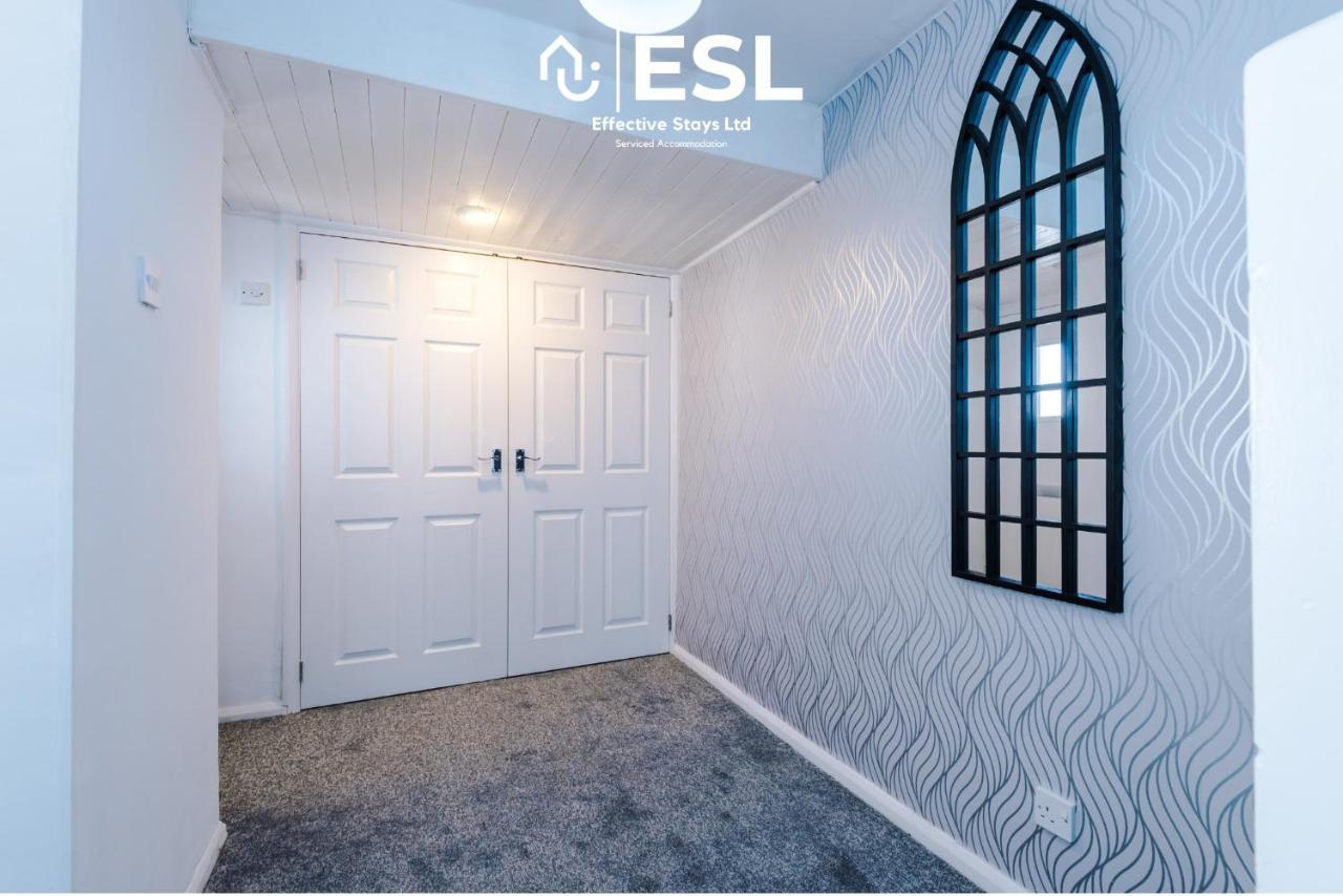 3 Bedroom House With Garden And Driveway Parking - Less Than 10 Mins From Chester City Centre المظهر الخارجي الصورة