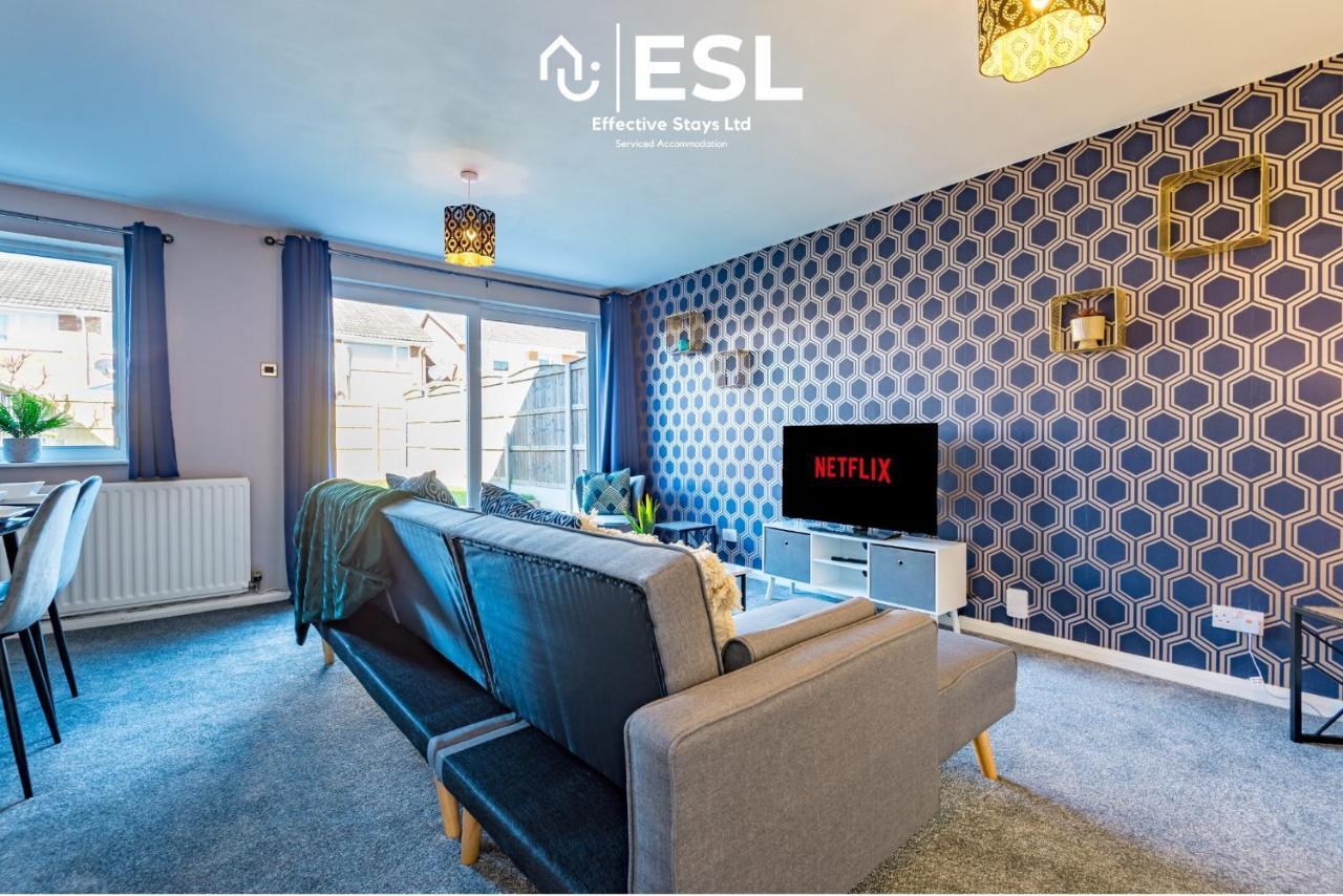 3 Bedroom House With Garden And Driveway Parking - Less Than 10 Mins From Chester City Centre المظهر الخارجي الصورة